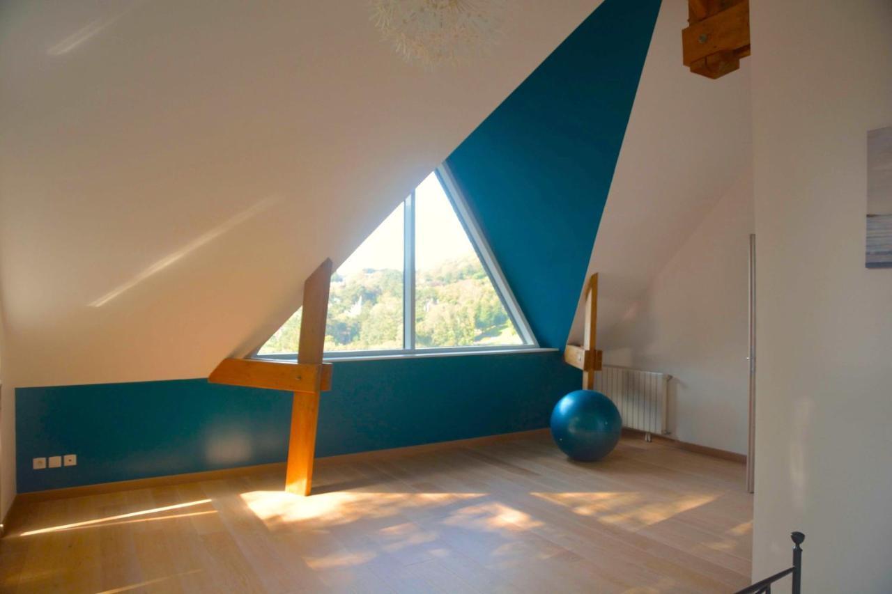 Villa Panorama, Vue Et Falaises D *