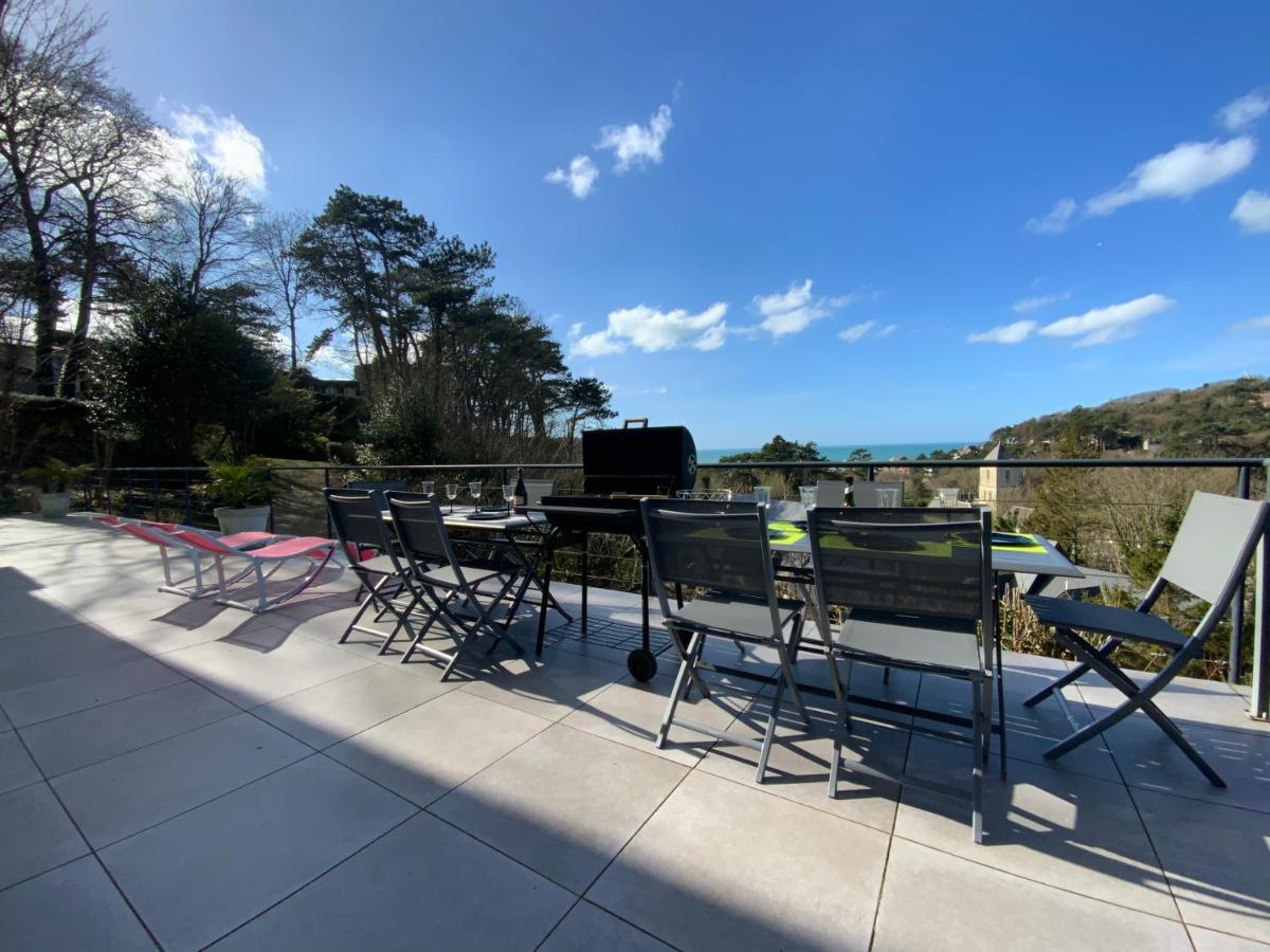 Villa Panorama, Vue Et Falaises D *