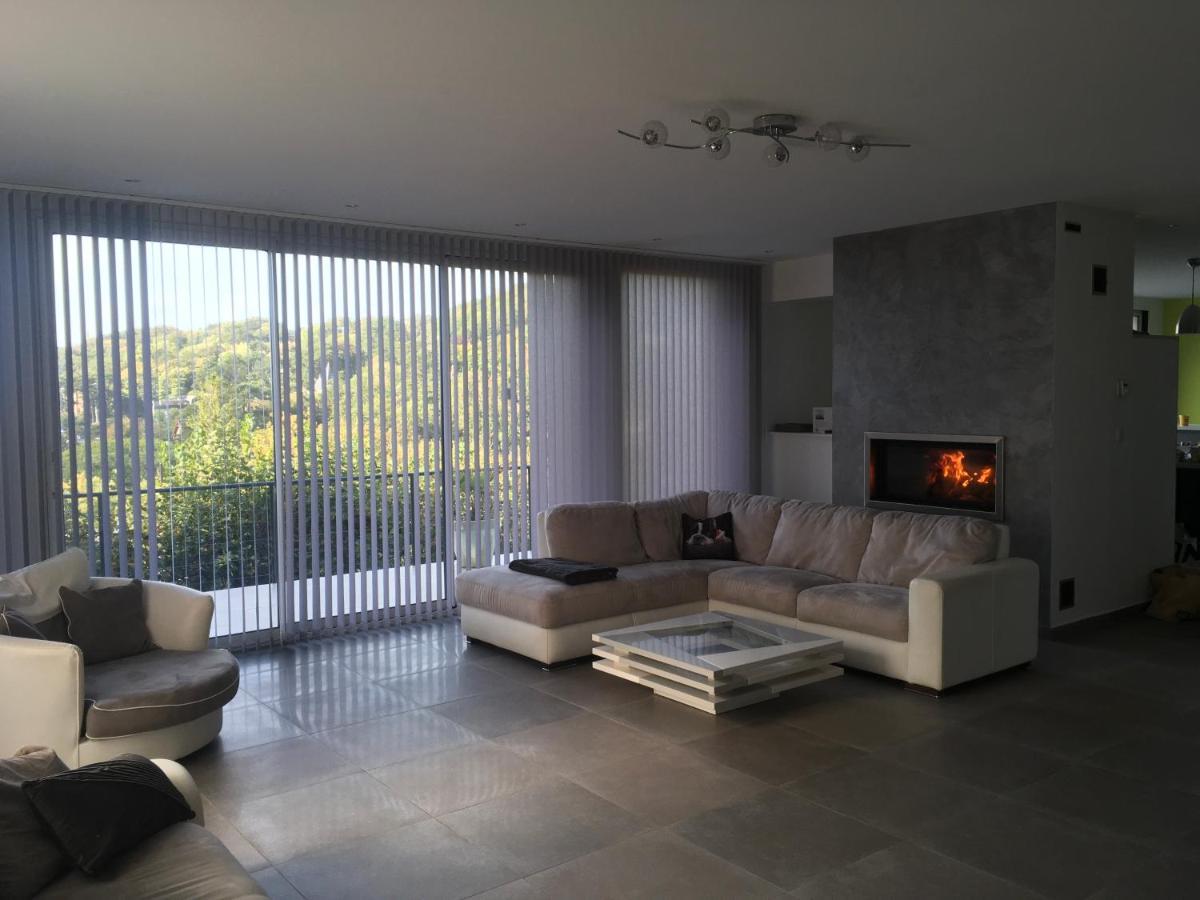 Villa Panorama, Vue Et Falaises D *